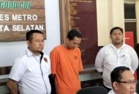 Jambret Berpistol Beraksi di Jaktim  Tertangkap Usai Dikepung Warga.txt